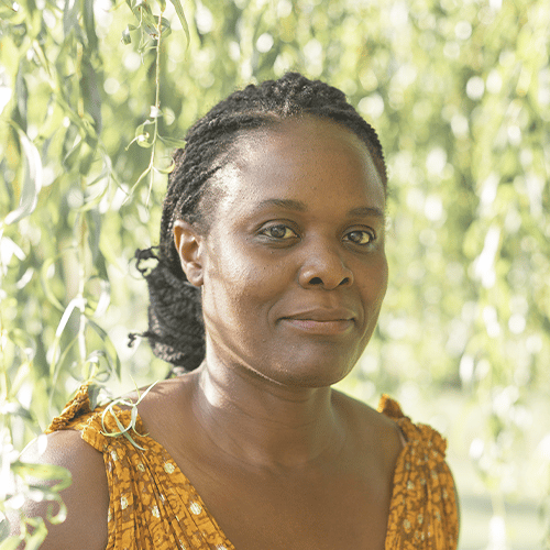 portrait Desiree Douala-Connai-sens